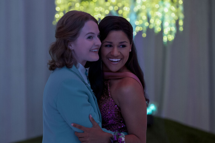 Jo Ellen Pellman och Ariana DeBose i nya Netflix-filmen The Prom
