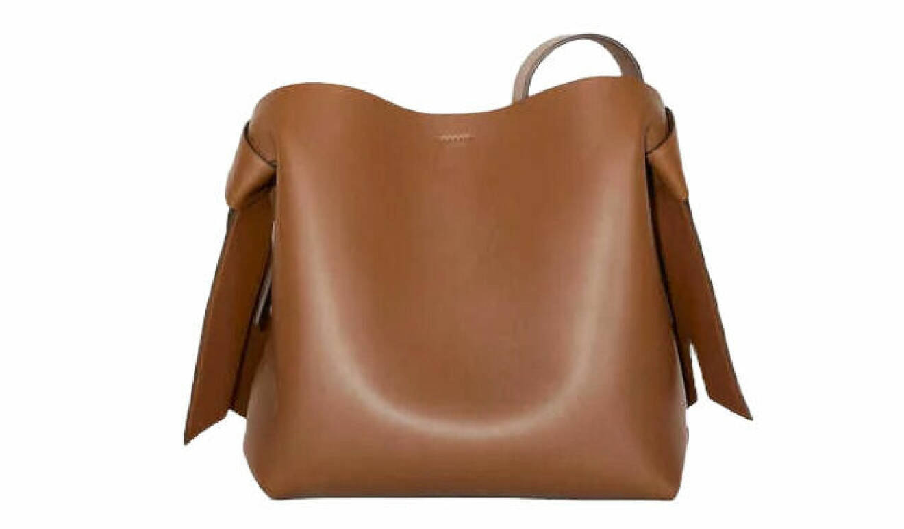 brun läderväska från acne