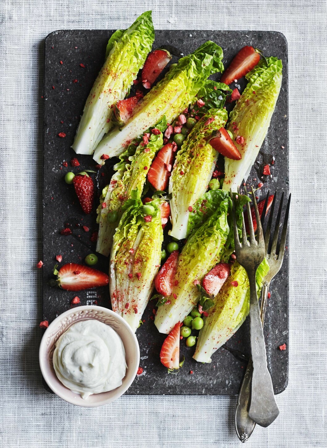 Smakrik jordgubbssallad. Recept jordgubbssallad