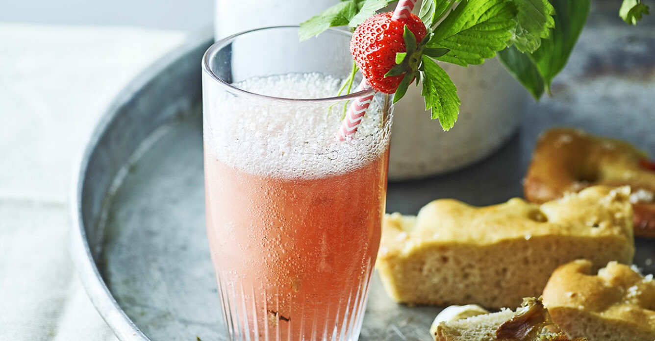 Recept på festligt jordgubbsskum