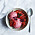 Avsluta middagen med en frisk jordgubbs-sorbet med rosémarinerade jordgubbar