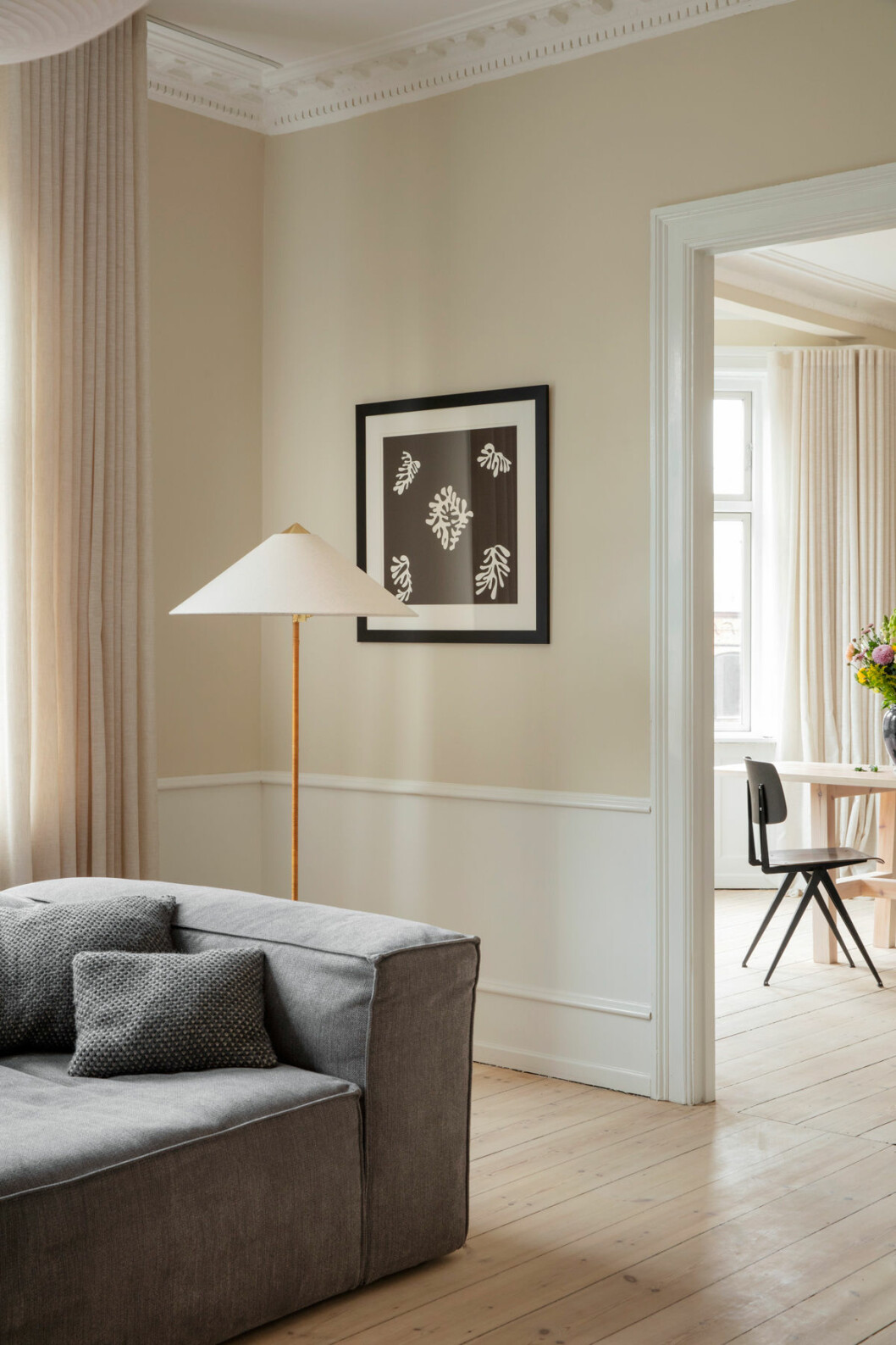Hemma hos Josephine lampa tavla Elle decoration