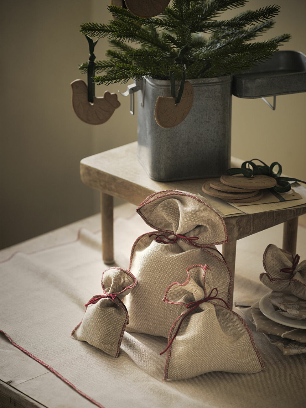 Julstämning på Ikea när julbutikerna öppnar