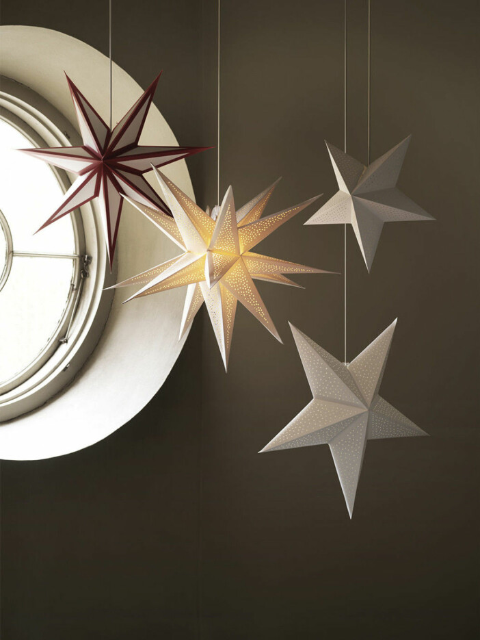 Adventsstjärnan finns i alla färger och former julen 2020. Foto: Ikea julstjärnor från ikea 2020