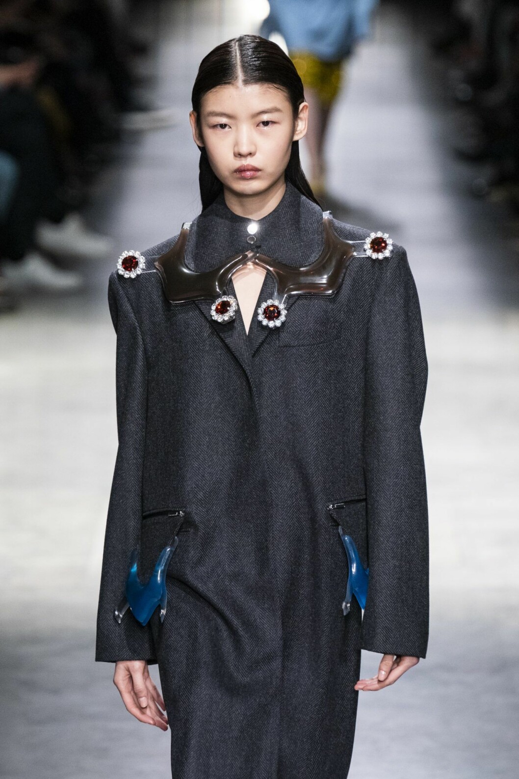 Christopher Kane AW20. Juvelprydd accessoar