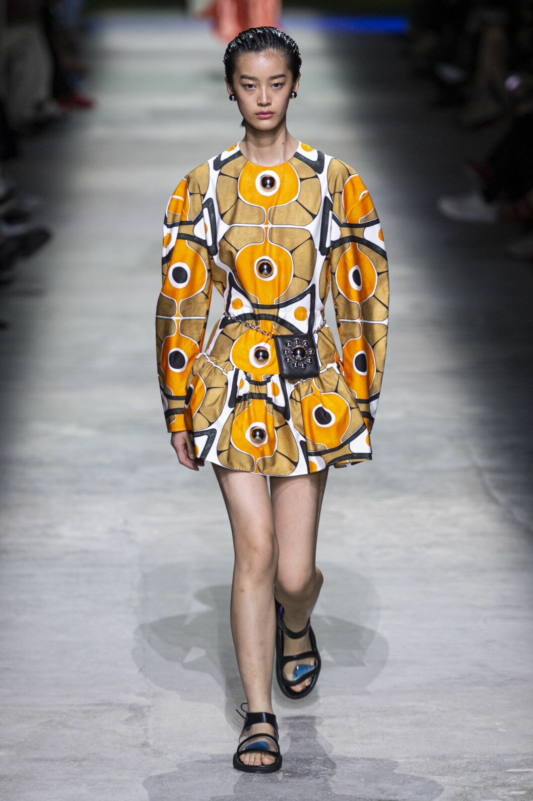 Christopher Kane 60-tals mönster hos Christopher Kane vårvisning 2020