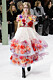 Design av Karl Lagerfeld, klänning med 3d-blommor.