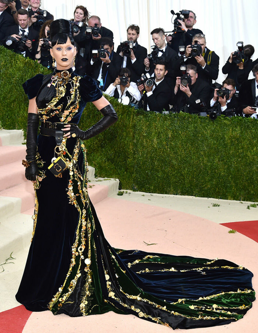 En bild på sångerskan Katy Perry på Met-galan 2016.