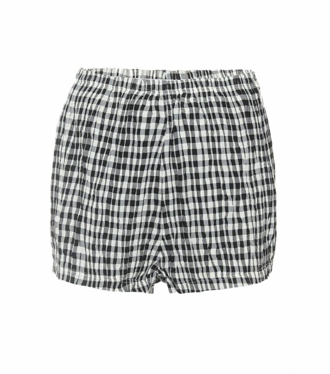 rutiga shorts från Khaite x Mytheresa.