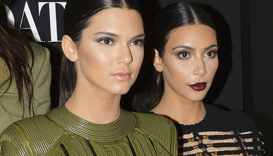 Kendall Jenner och Kim Kardashian berättar själva om nyheten kring pappa Bruce Jenners könskorrigering