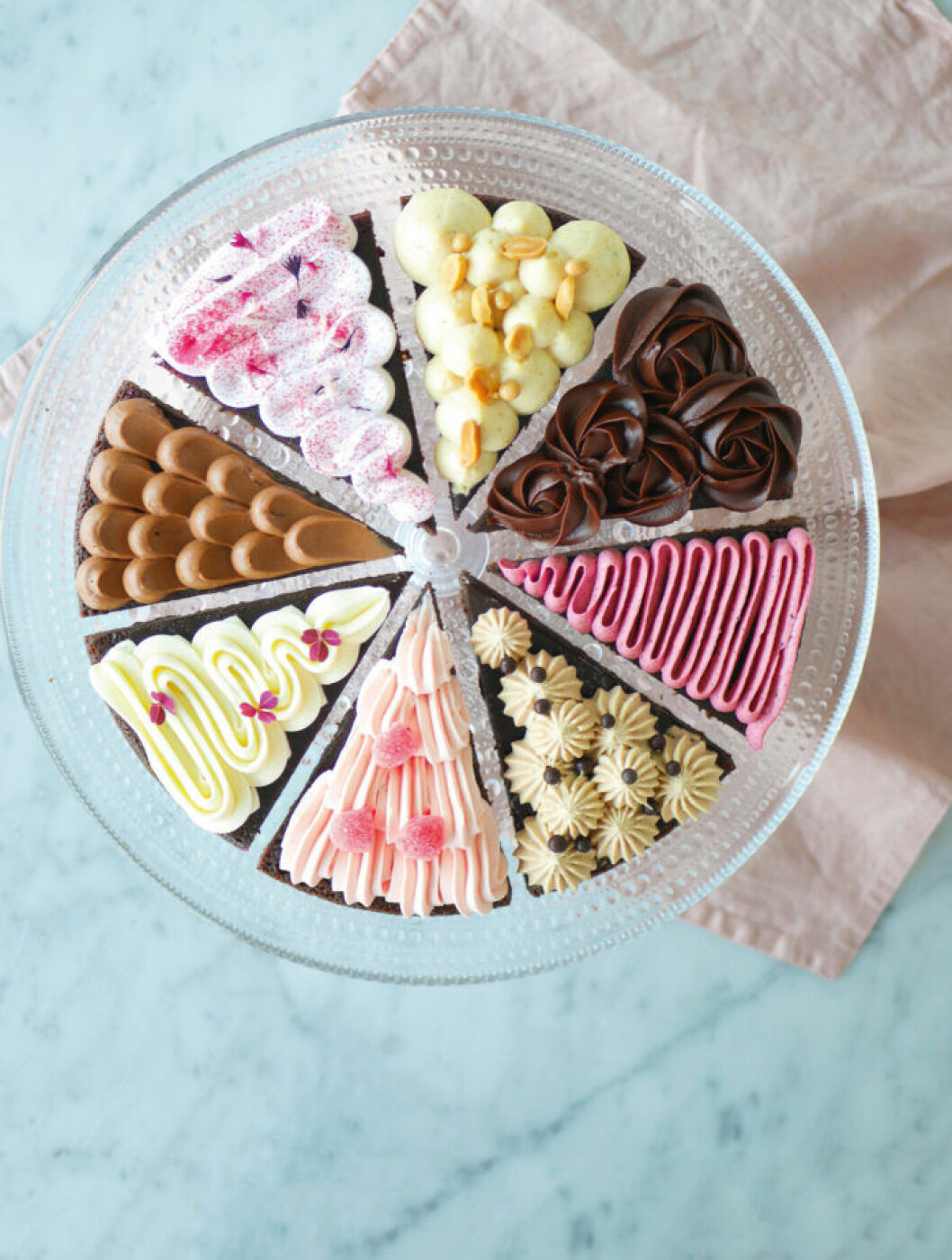 kladdkaka med olika topping
