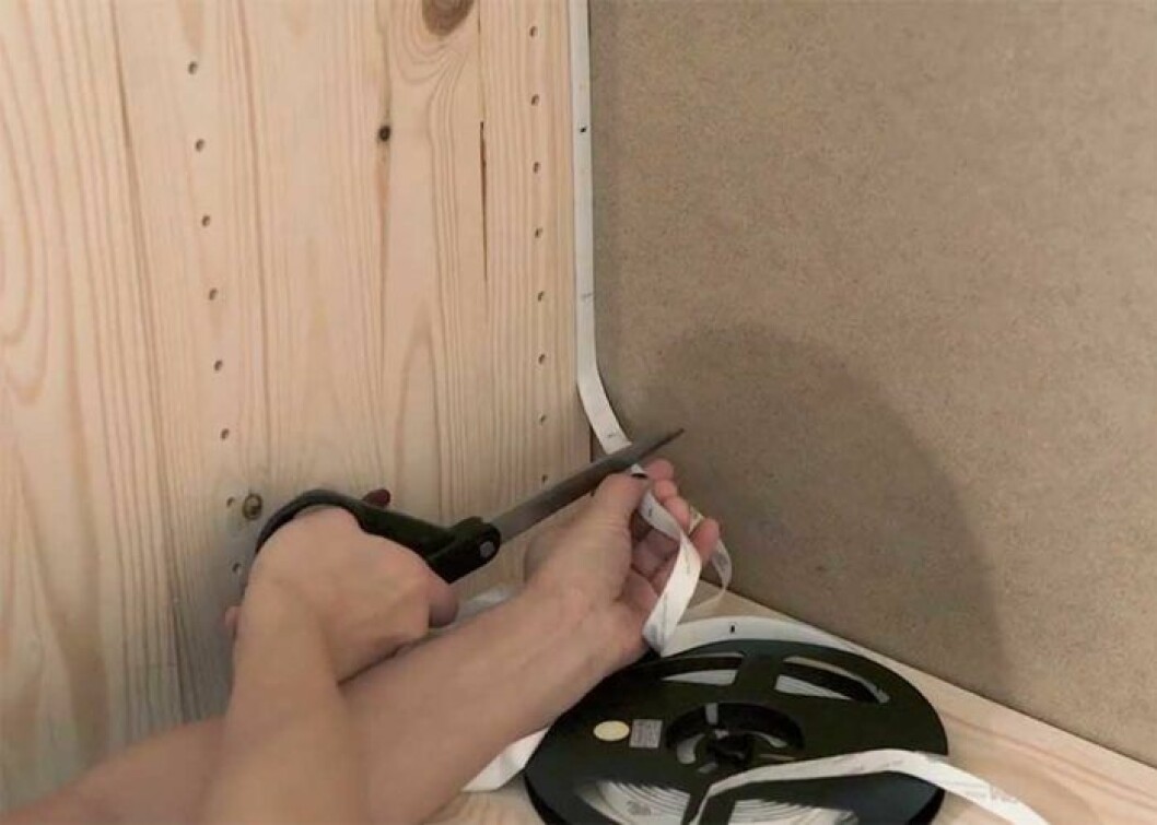 Klipp sedan av resten av ljuslisten som du inte vill ha.