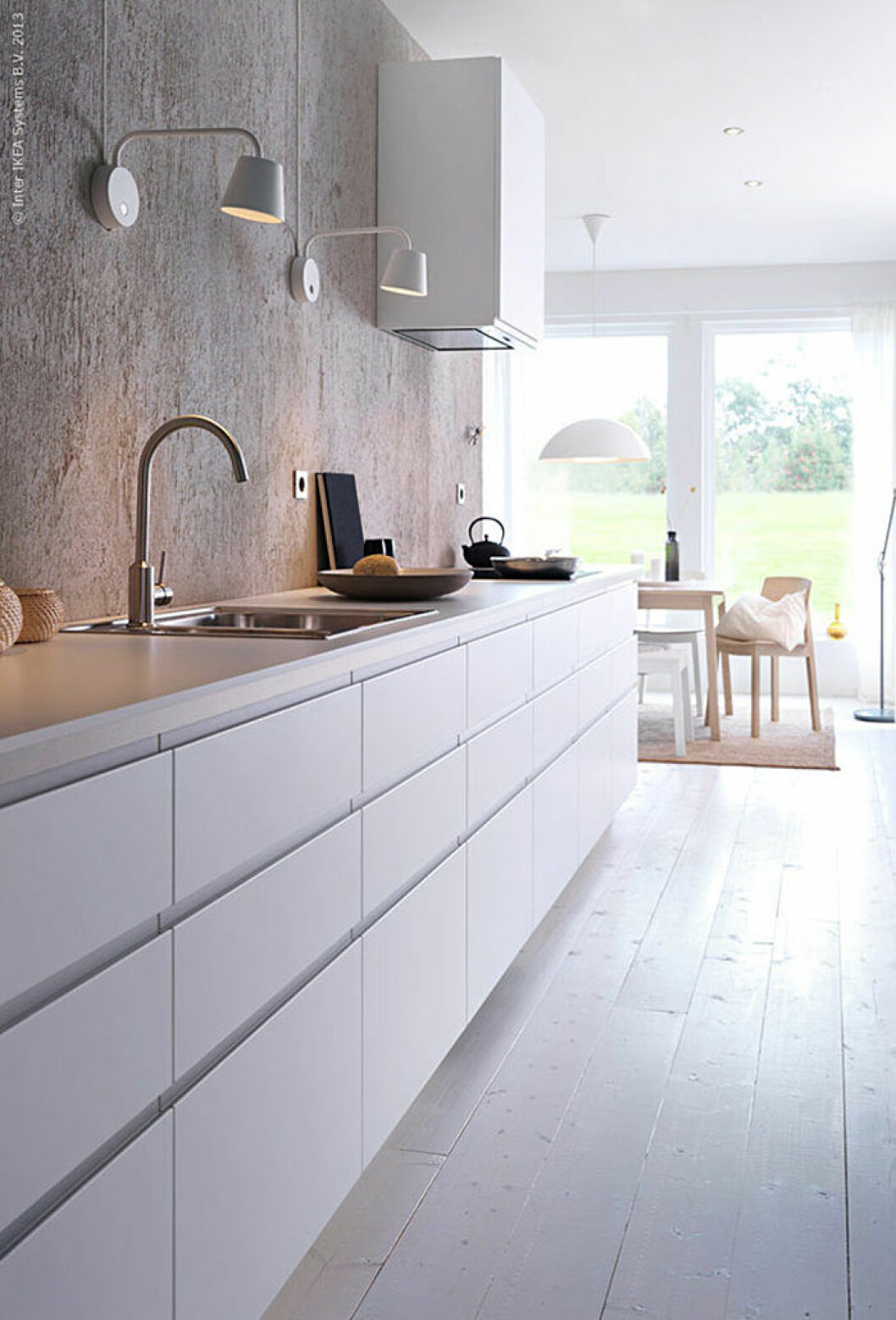 Satsa på ett tidlöst kök som passar för ditt hem. Foto: Ikea Tidlöst vitt kök från Ikea