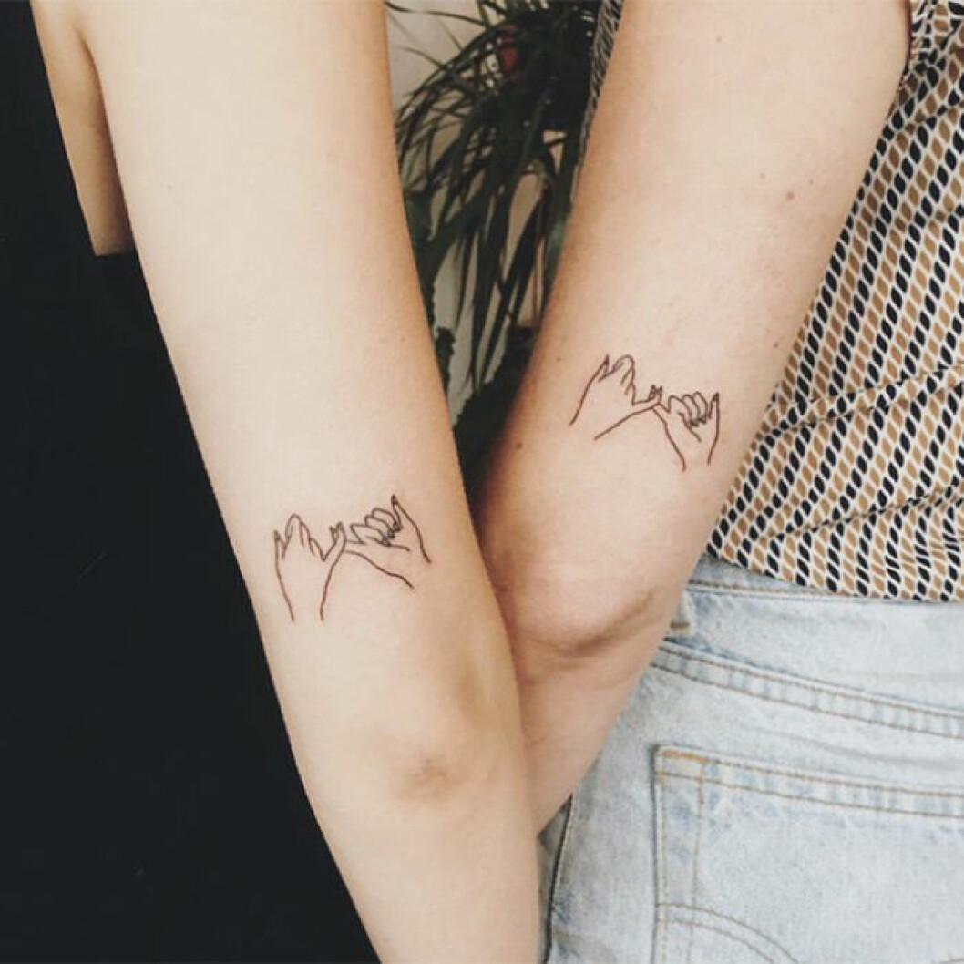 Foto via: <a href="https://www.instagram.com/p/BbyildgFS7u/" target="_blank" rel="noopener">@tattooleopard/Instagram</a> Tatuering föreställande händer
