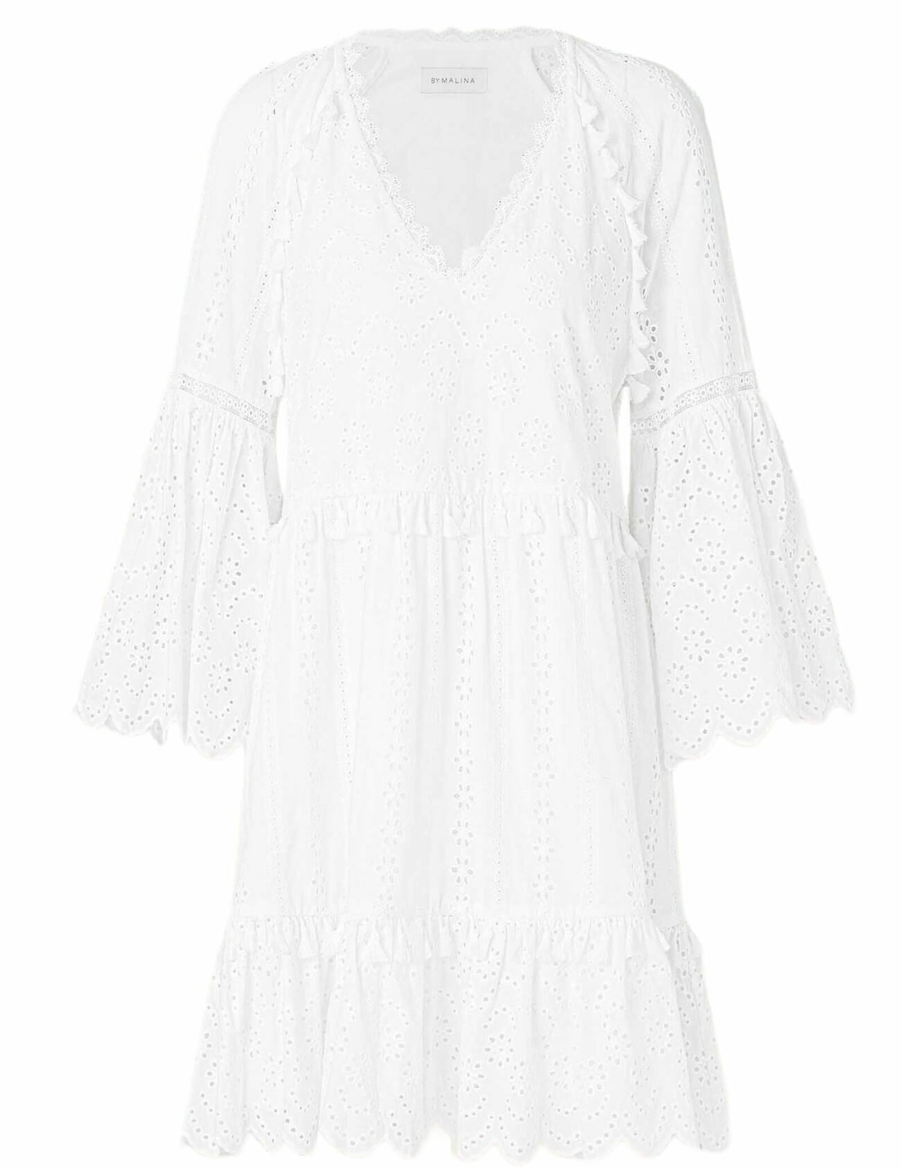 vit klänning i broderad model från by malina