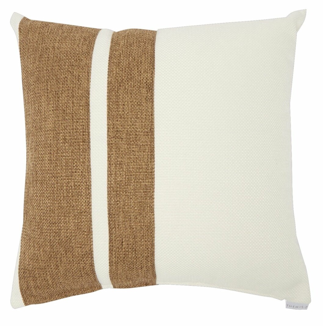 Exklusiv kudde med dekorativt inslag i beige från Themis Z via Matchesfashion.