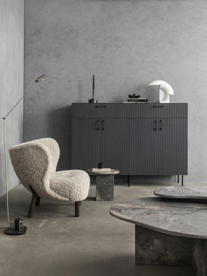 <span class=" italic" data-lab-italic_desktop="italic">Thunder Wood</span> är en perfekt match för dig som letar efter en sober och tidlös grå nyans. Kulören Thunder Wood från Superfronts kollektion Wood Collection 2021