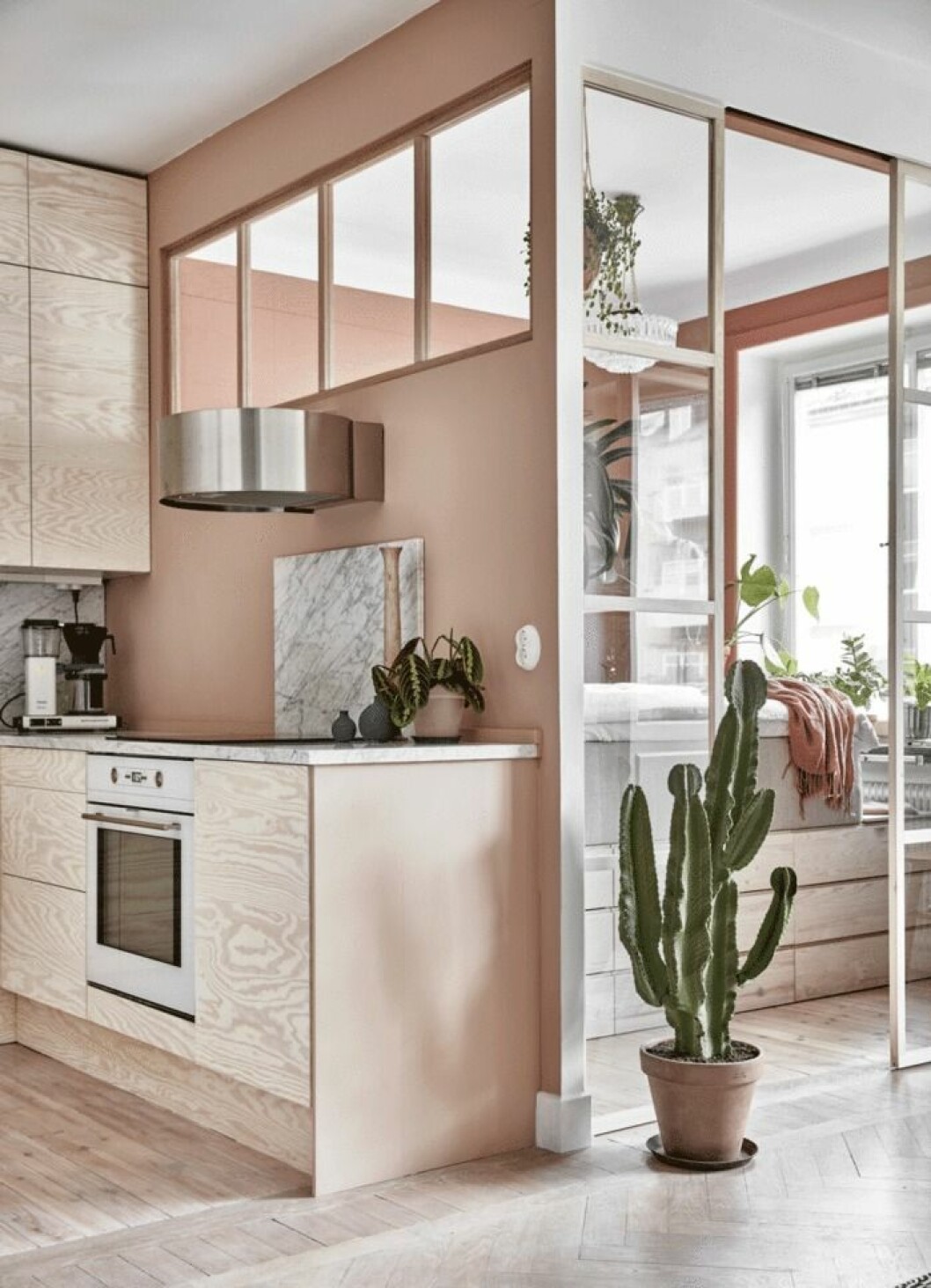 Olika nyanser av rosa. Köksfläkt rund