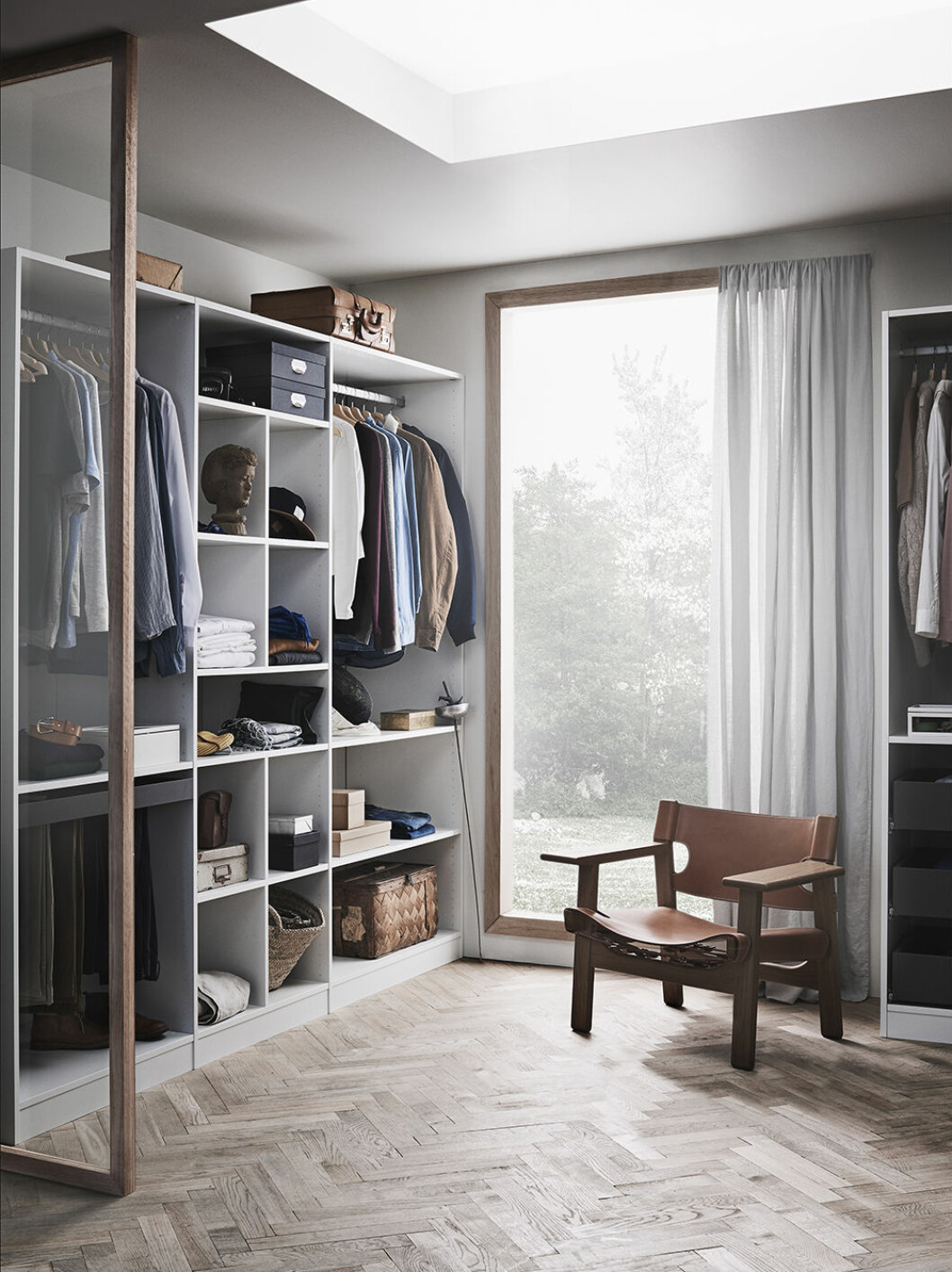 Att du får överblick över det du har i garderoben är A och O för att lyckas hålla ordning. Foto: Kvik Walk-in-closet från Kvik