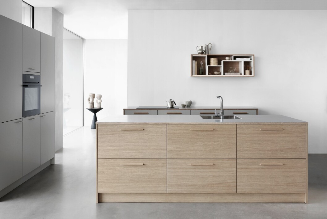 ljust träkök i modern stil