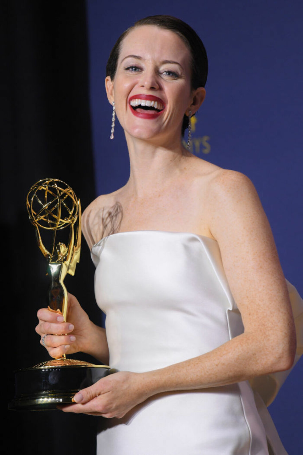 Bästa kvinnliga huvudroll i en dramaserie vann Claire Foy, The Crown. I klänning från i Calvin Klein by Appointement. Foto: IBL Emmy 2018: Bästa kvinnliga huvudroll i en dramaserie blev Claire Foy i The Crown.