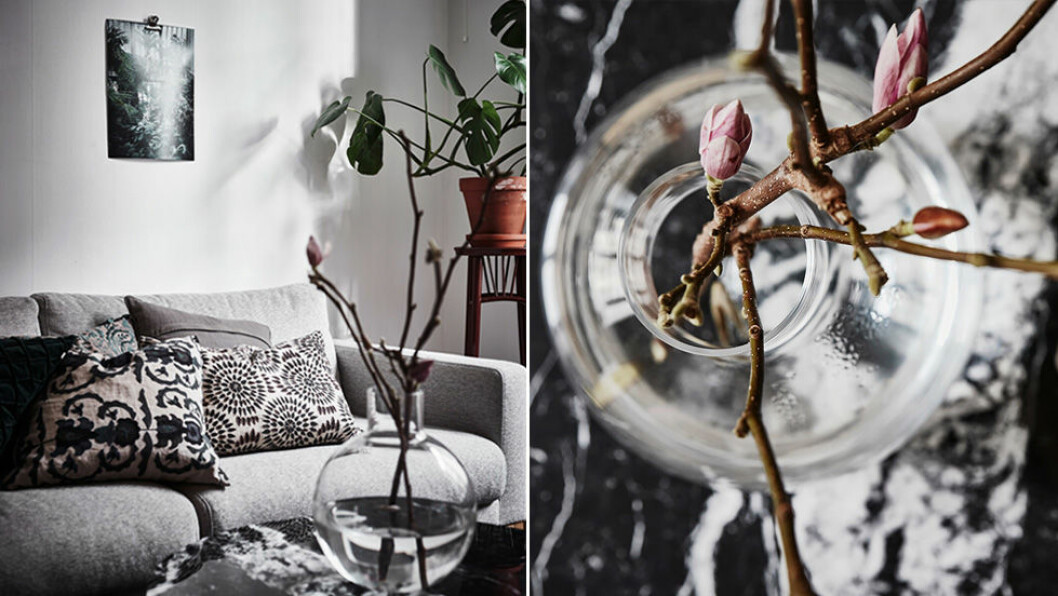 Foto: <a href="https://www.instagram.com/fotografanders/" target="_blank" rel="noopener">Anders Bergstedt</a> för <a href="https://www.instagram.com/entrancemakleri/" target="_blank" rel="noopener">Entrance mäkleri</a>/mäklare: Jessica Fridstedt Kvistar i vas i vardagsrummet