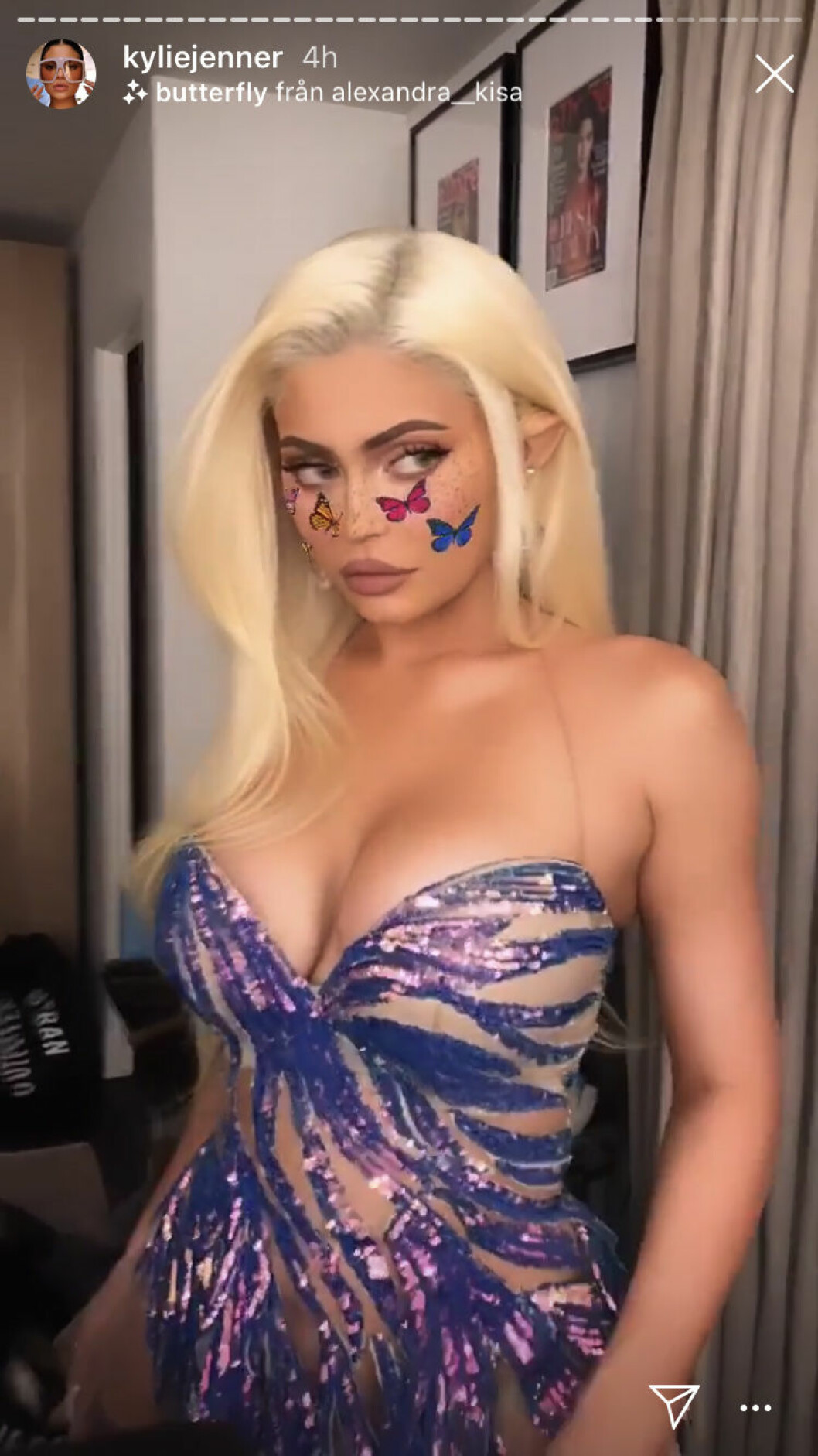 Efter det klädde hon ut sig till älva, med spetsiga öron! Kylie Jenner halloween 2019