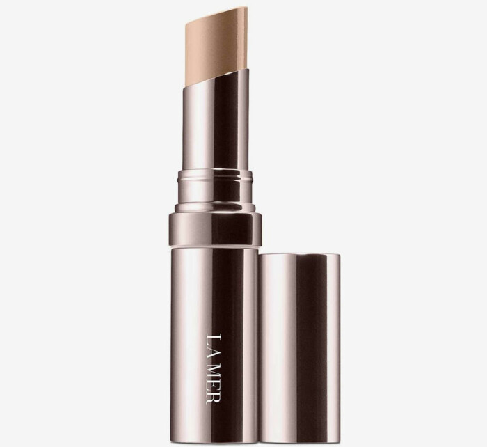 The concealer från La Mere är en lyxig concealer som döljer mörka ringar. Klicka på bilden och kom till concealern. la mer concealer mörka ringar