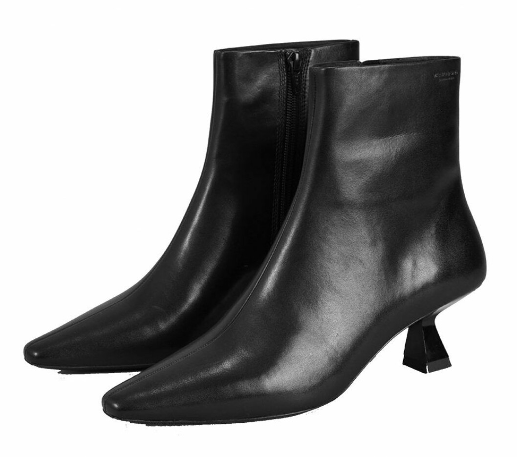 Ankelboots med spetsig tå och snygg klack från Vagabond.
