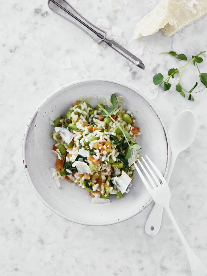 Laga vårig primör-risotto