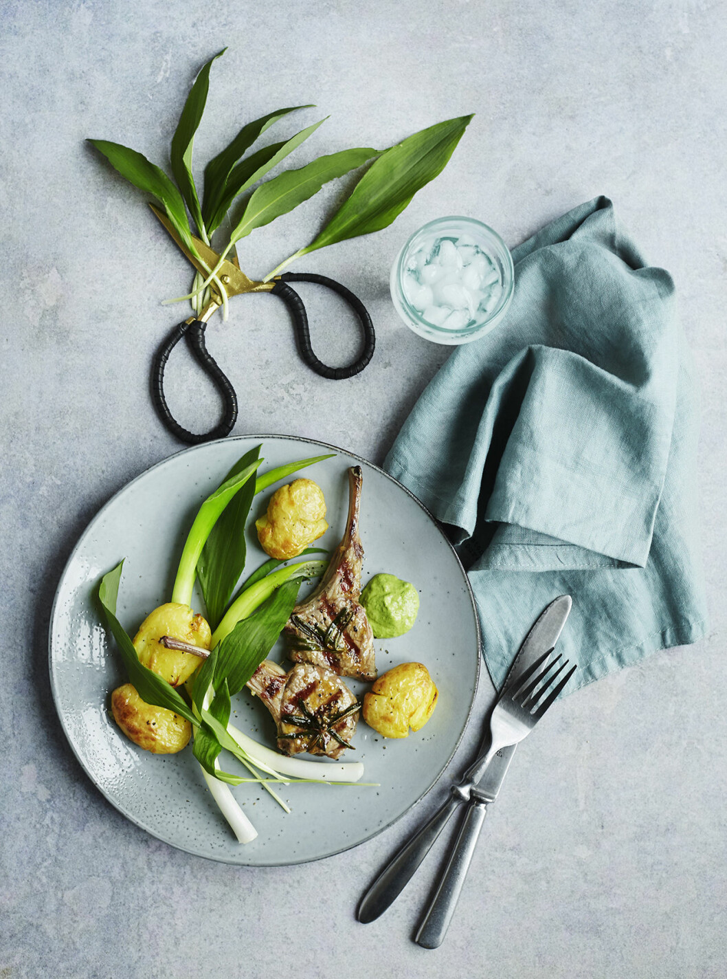 Lammkotletter med krossad potatis. Recept lammkotletter krossad potatis