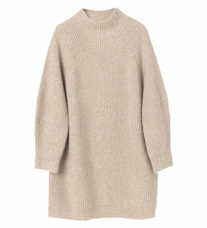 lång beige stickad tröja