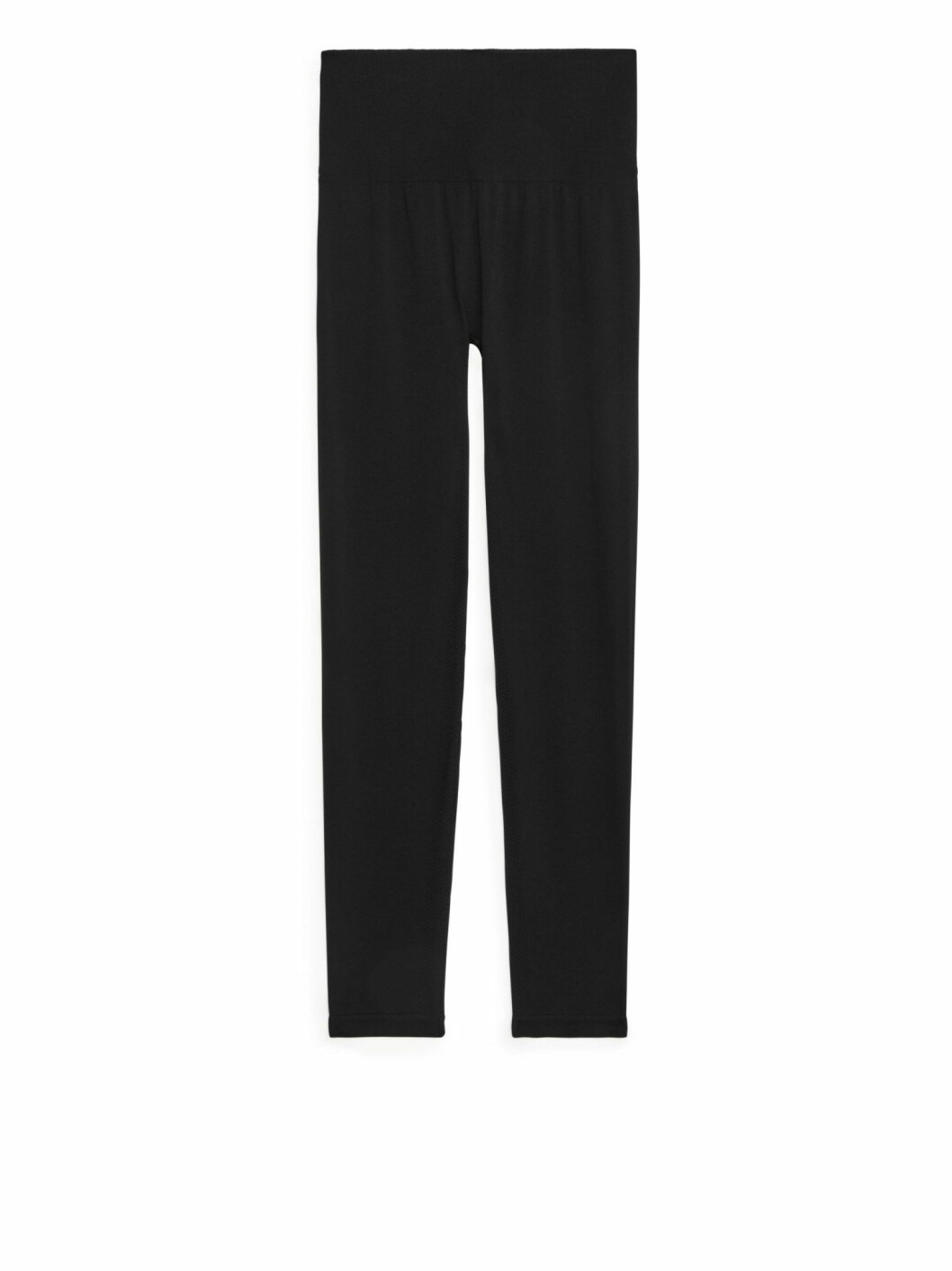 Arket erbjuder även sömlösa leggings i klassiskt svart.
