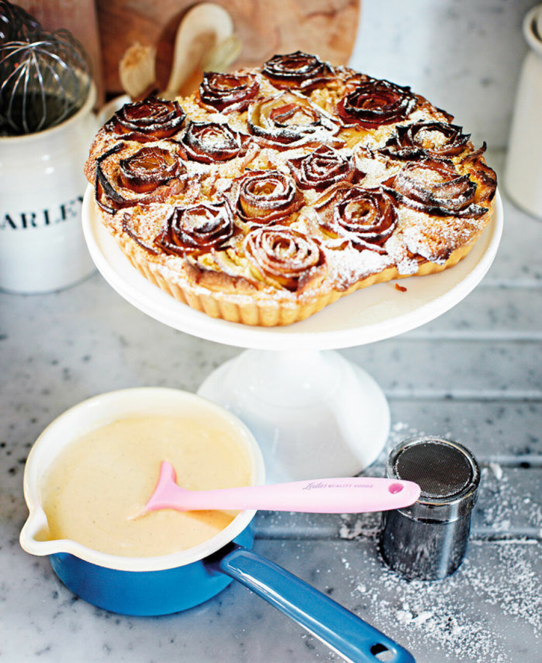 Leilas äppel- och mandeltarte. Leilas äppel- och mandeltarte.