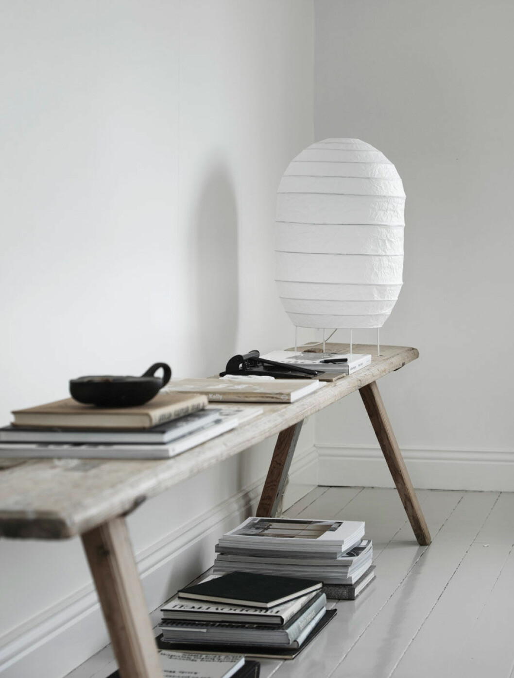 Klassisk allmogebänk i trä från Ikea