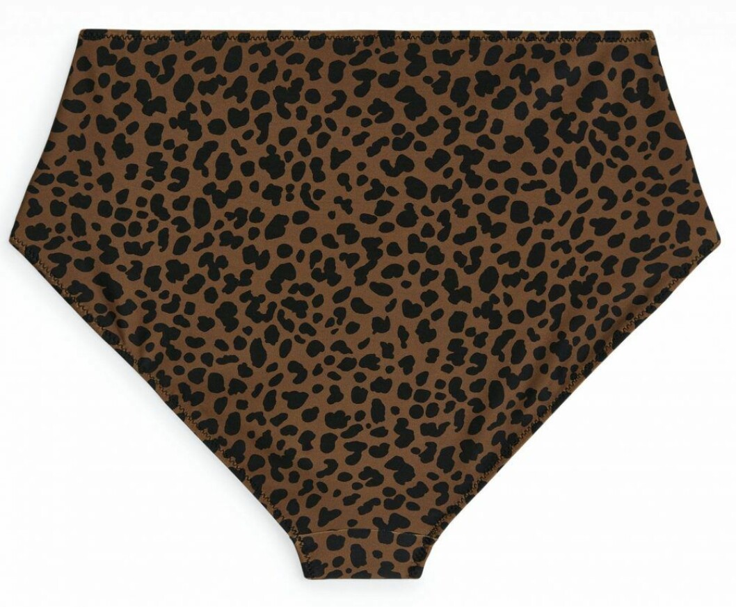 högmidjade bikinitrosor från arket.