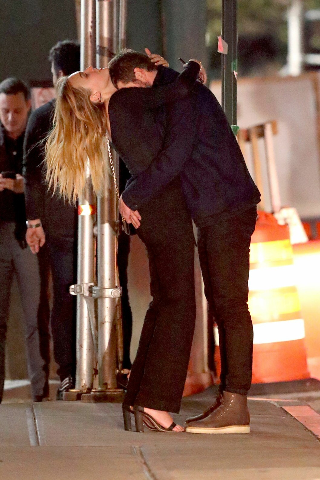 Både Liam och Maddison är från Australien från början. Foto: TT Liam Hemsworth på dejt med Maddison Brown