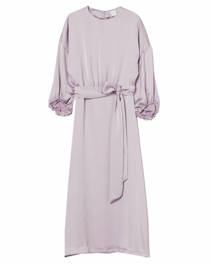 lila klänning satin hm