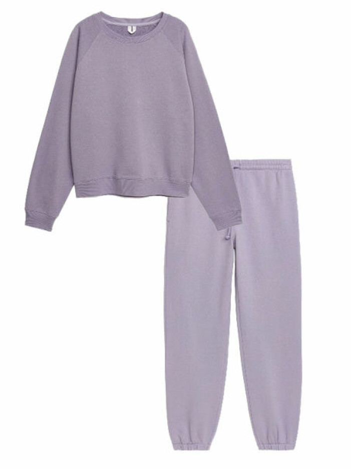 lila mjukisset sweatshirt