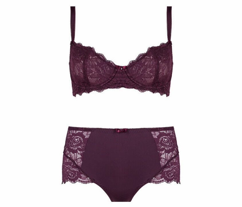 Detta set i en lyxig vinröd färg ger stöd och komfort men är samtidigt vacker med detaljer av spets. Blir det mammas nya favorit kanske? underkläder set vinröd lila twilfit