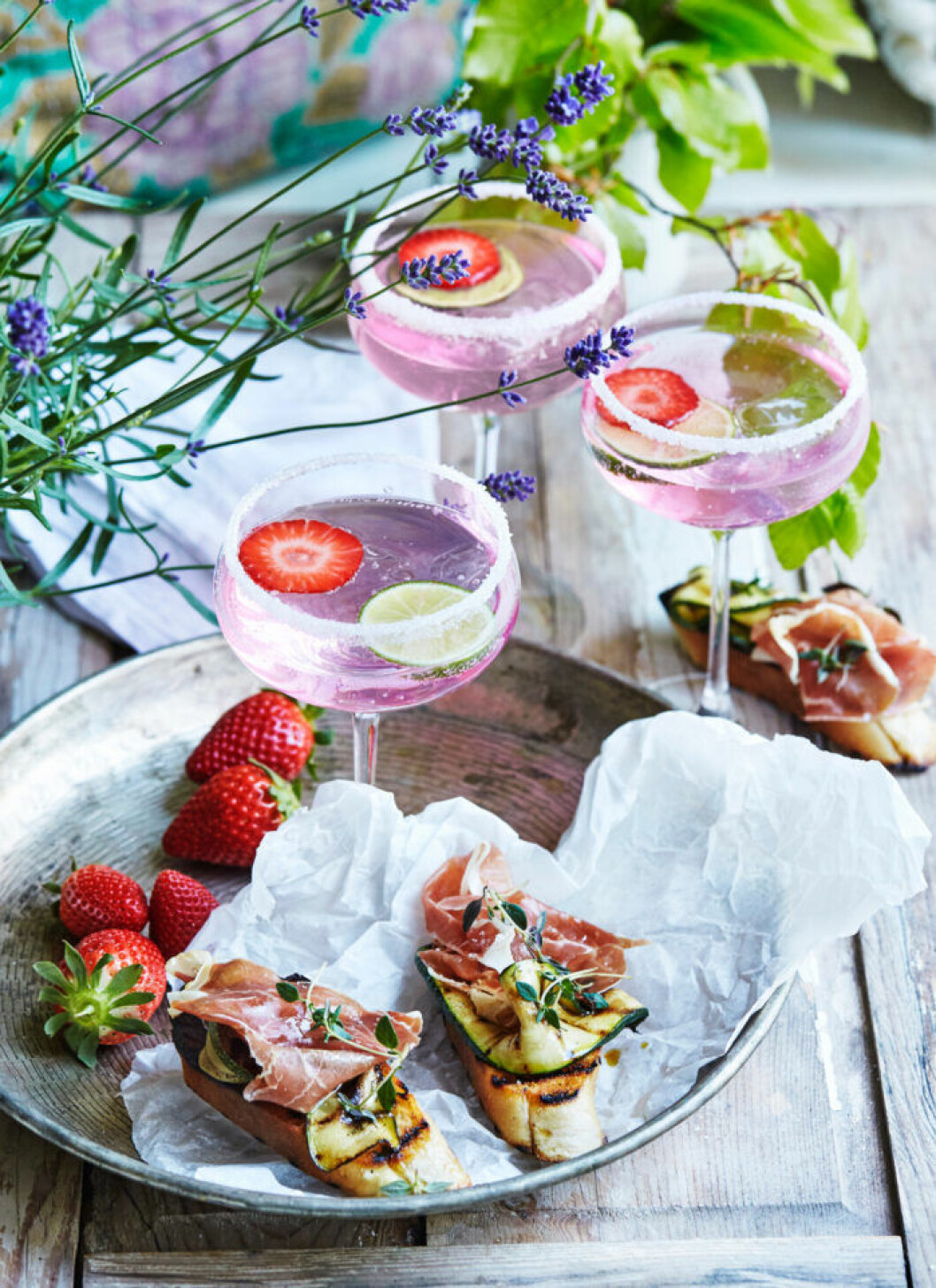 Somrig limecocktail. Recept på somrig limecocktail