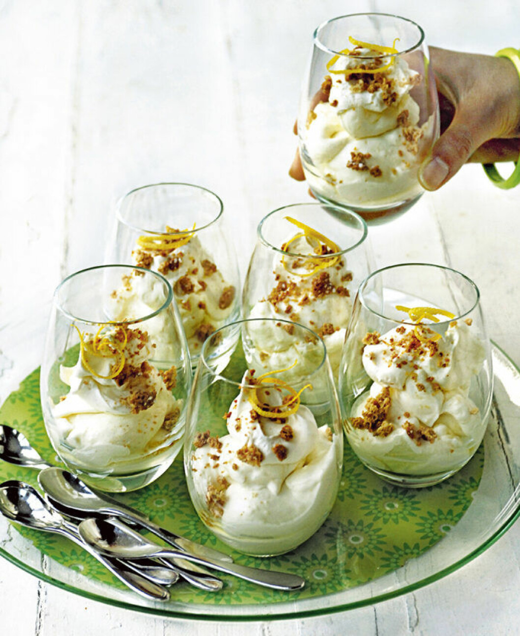 Limoncellogrädde med amarettobiscotti. Limoncellogrädde med amarettobiscotti.