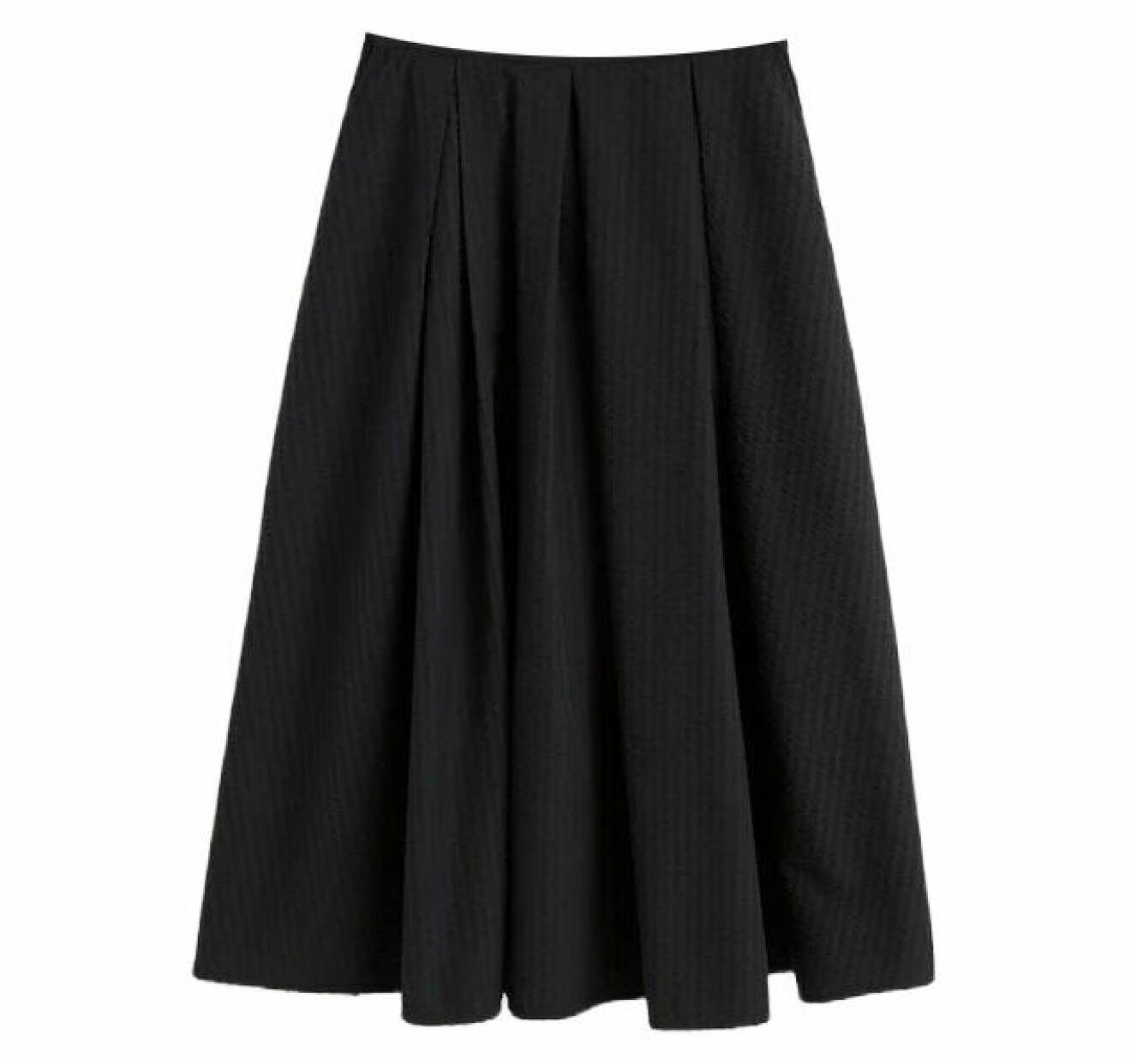 svart kjol i bäckebölja från lindex