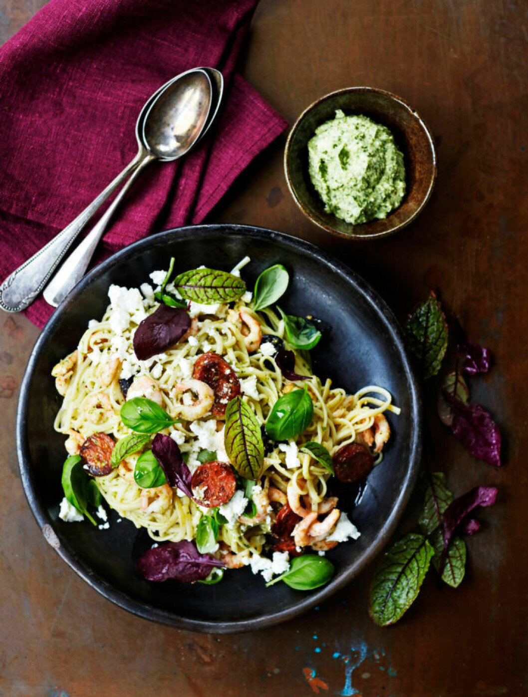 Recept på linguine med chorizo och räkor