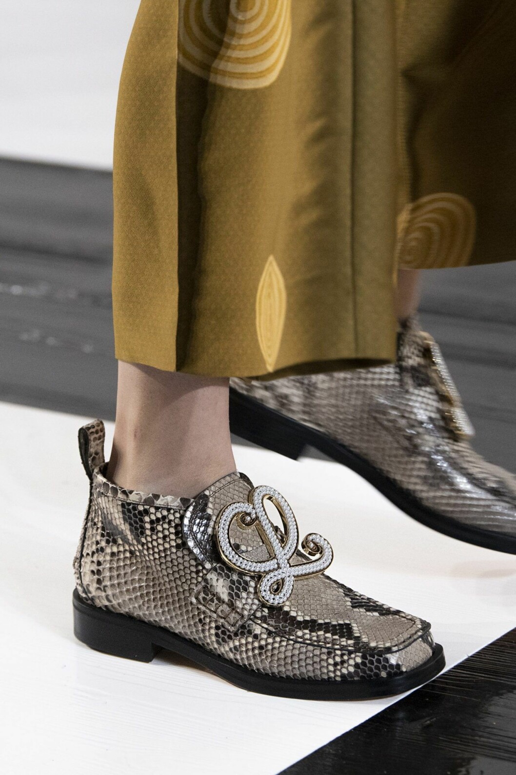 Loewe.