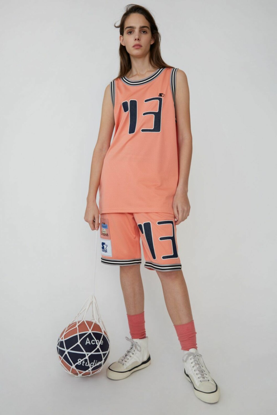 Baseball-linne och shorts från Acne Studios x Starter.