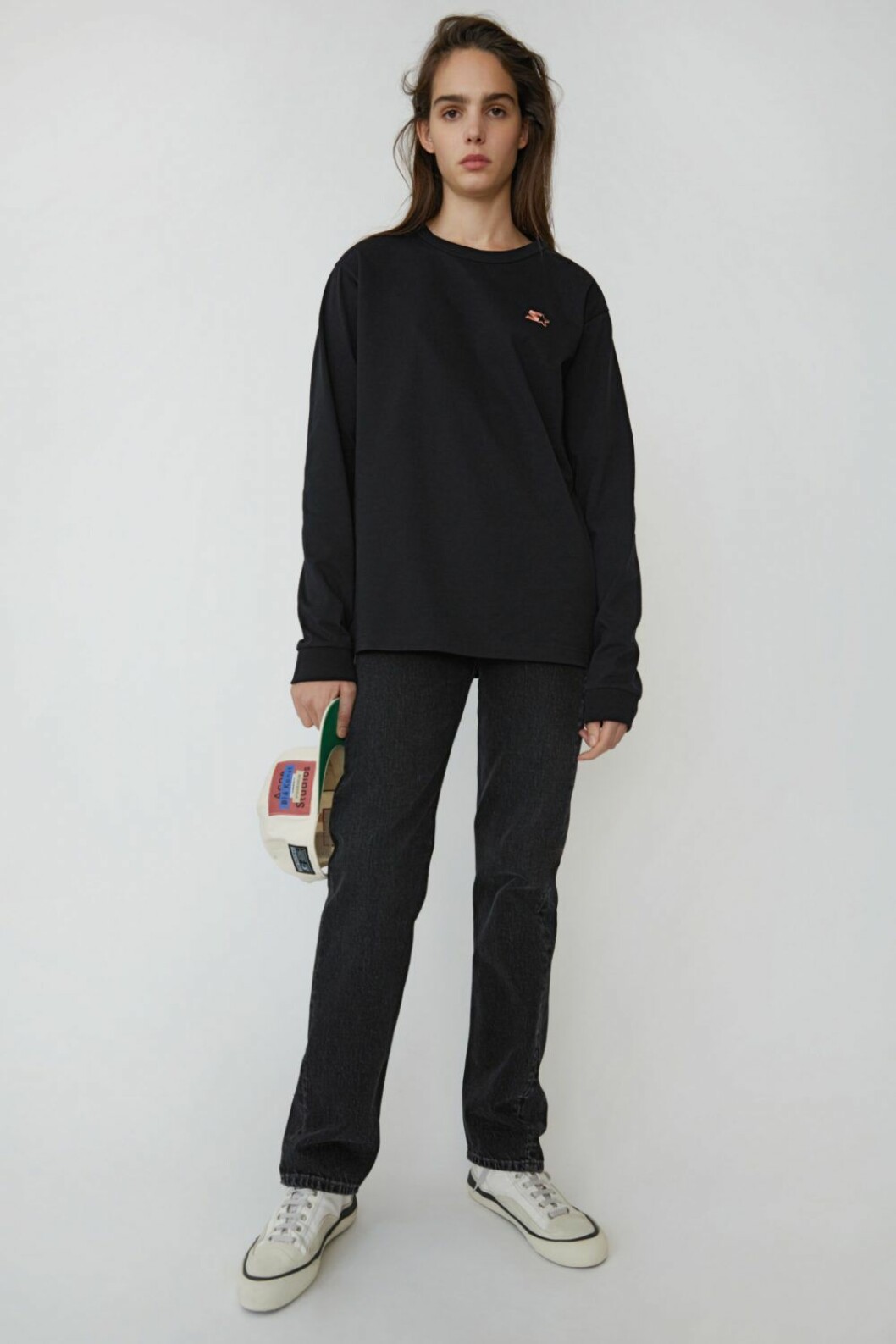 Tröja och jeans i mörk tvätt från Acne Studios x Starter.