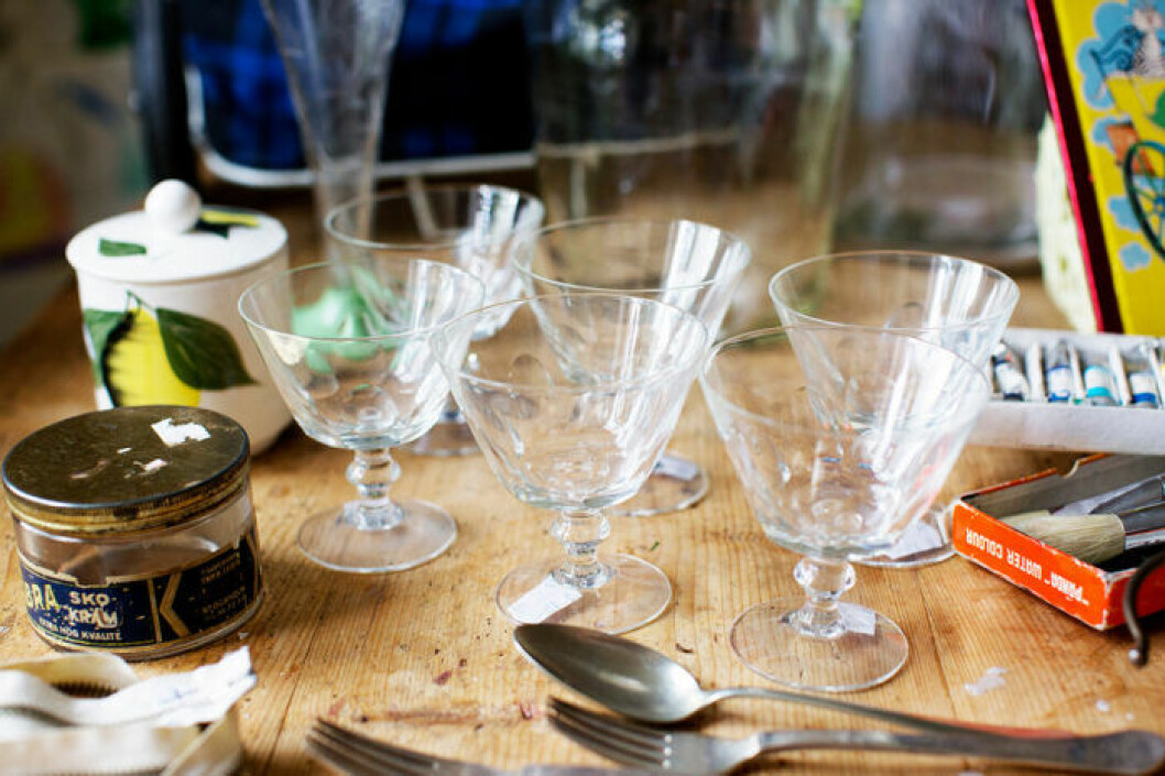 Glas finns i massor på loppis. Glas finns i massor på loppis.