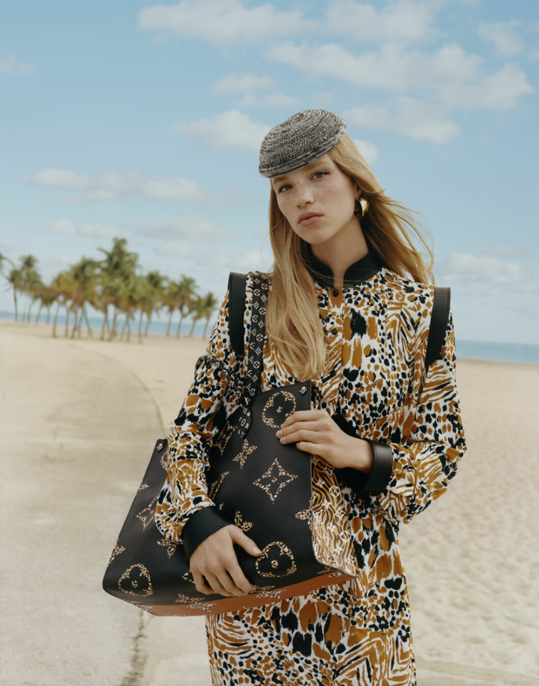 Louis Vuitton Louis Vuitton Monogram Giant Jungle On the go bag