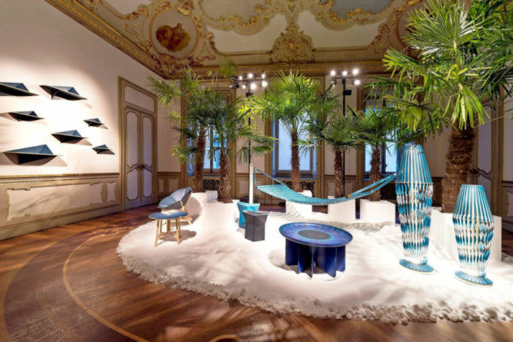 Louis Vuitton visade kollektionen Objets Nomades i det spektakulära palatset Palazzo Bocconi. Foto: Alfonso Catalano SGP Agency Louis Vuitton kollektion Objets Nomades med strandvibbar